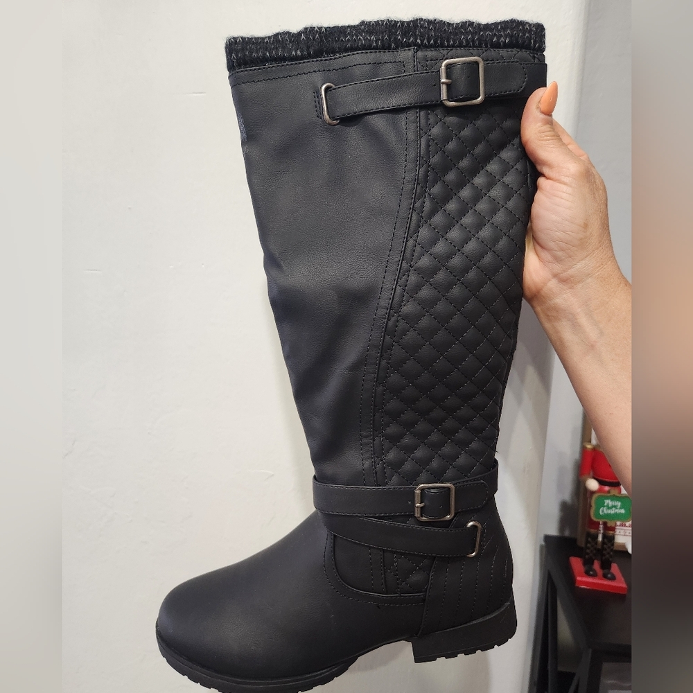 Just Fab Flat Black Quilted Women's Boots Size 9.5